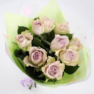 9 нежно сиреневых розочек