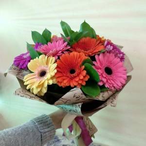 Букет из разноцветных гербер