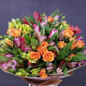 Букет из ароматной розы и альстромерии "Сладкий ноябрь"