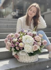 Букет с георгинами "Пудра"