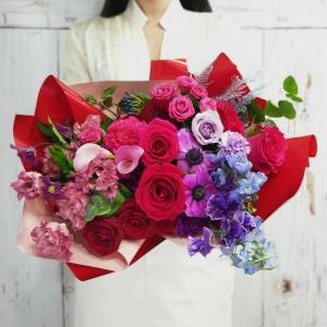 Букет с анемонами "Магия красок"