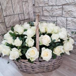 Корзина шикарных 51 роз